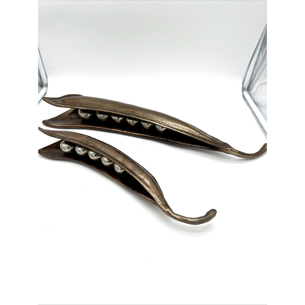 2 Beautiful Metal Oversized Jumbo Peas In Pod Home Table Decor EUC